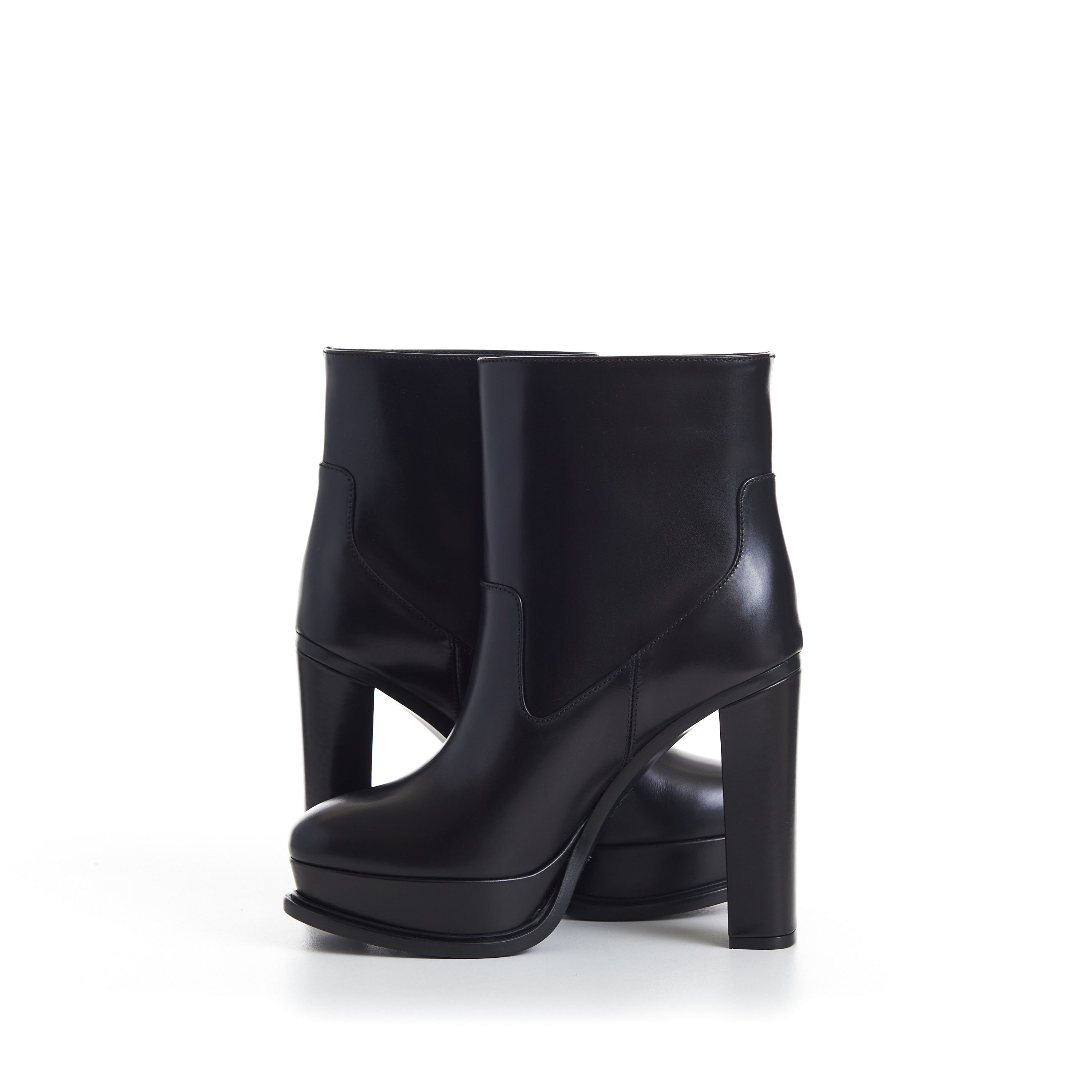 Alexander McQueen Black Leather Platform Ankle Boot - Pull Up, Round Toe Size US 9 / IT 39 - 9 Thumbnail