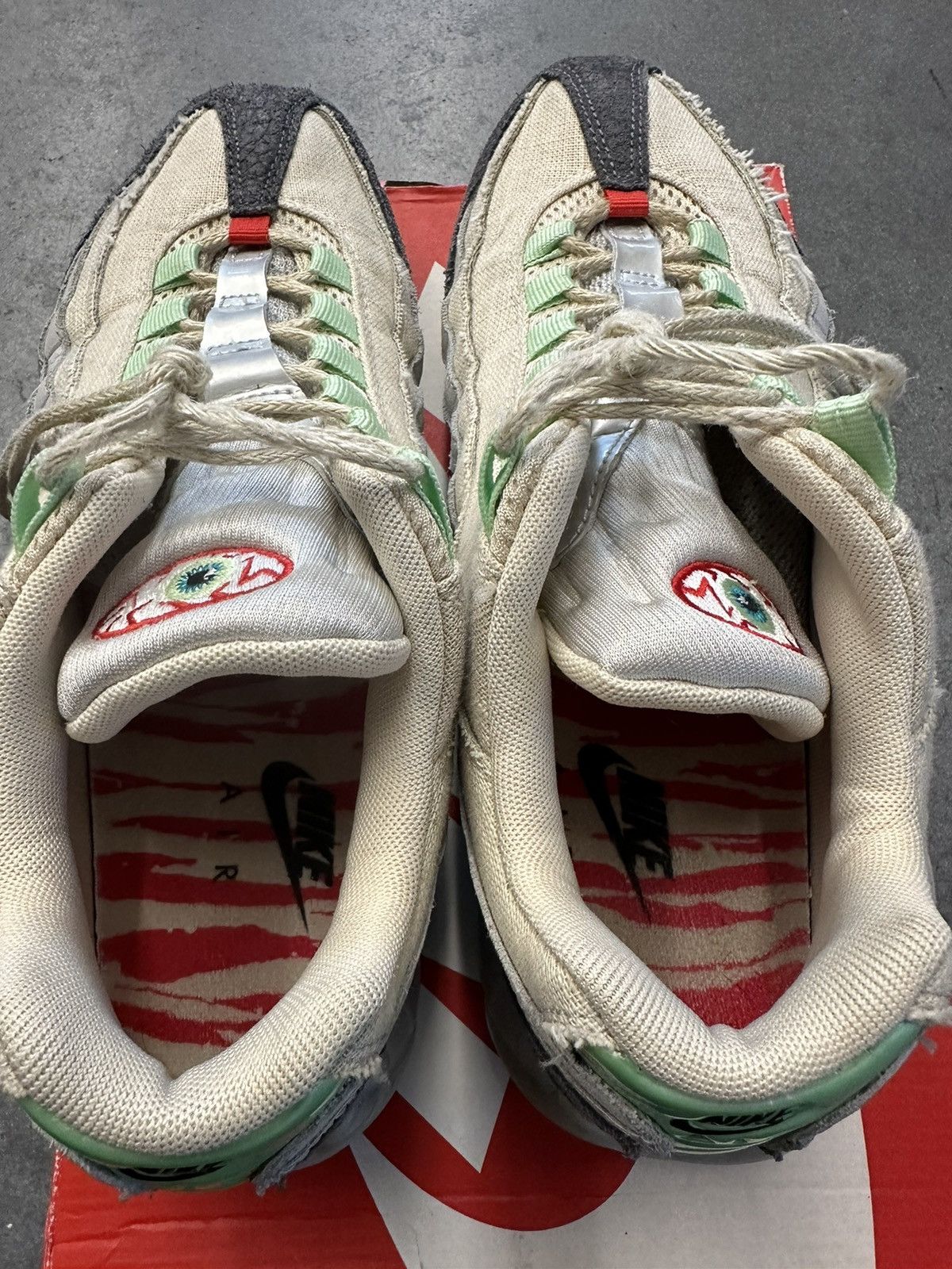 Nike × Vintage 2014 Nike Air Max 95 QS Halloween Mummy Zombie Size US 10 / EU 43 - 6 Thumbnail