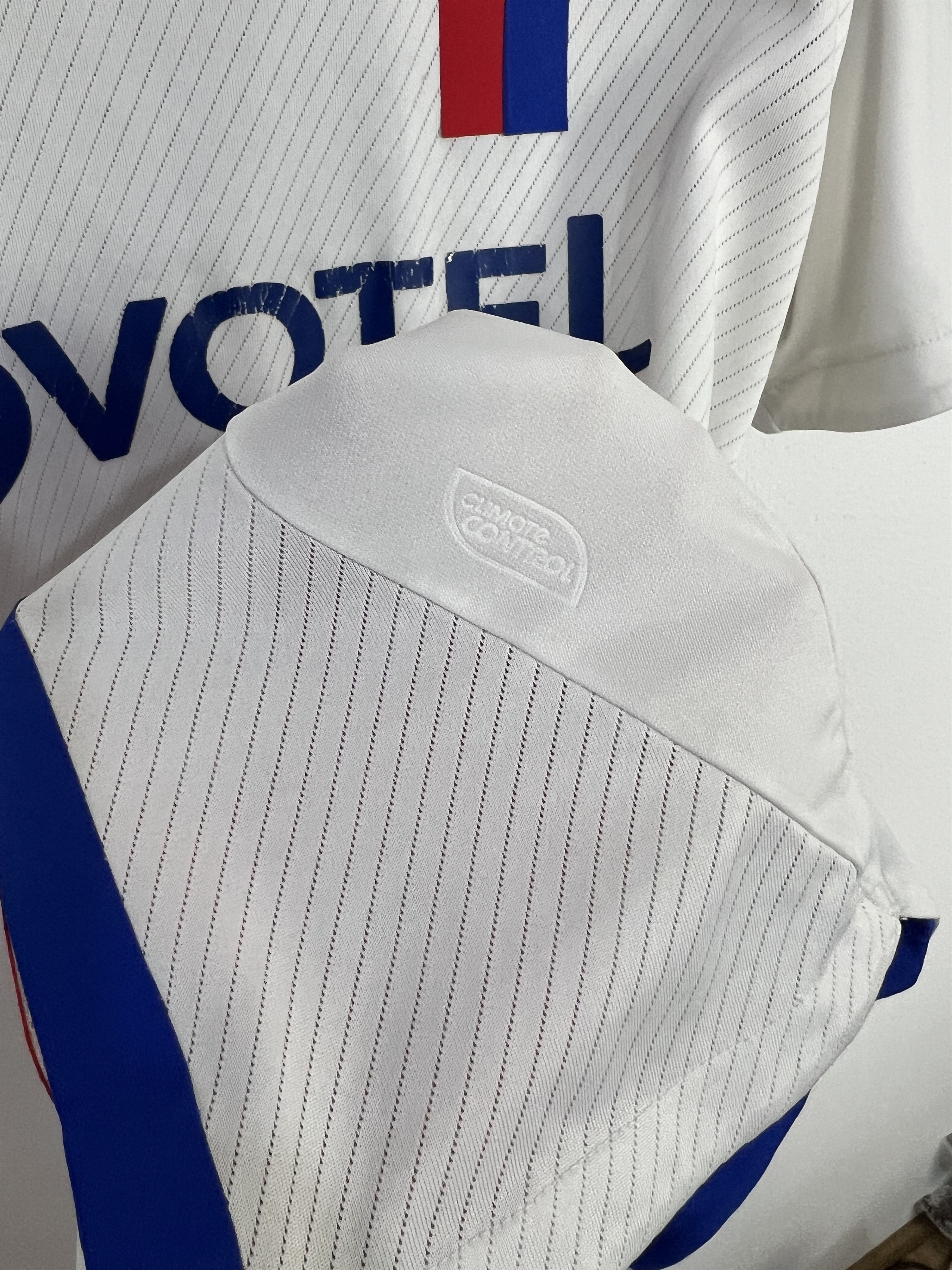 Umbro Olympique Lyonnais Home football shirt 2006 Soccer Umbro Size US L / EU 52-54 / 3 - 6 Thumbnail