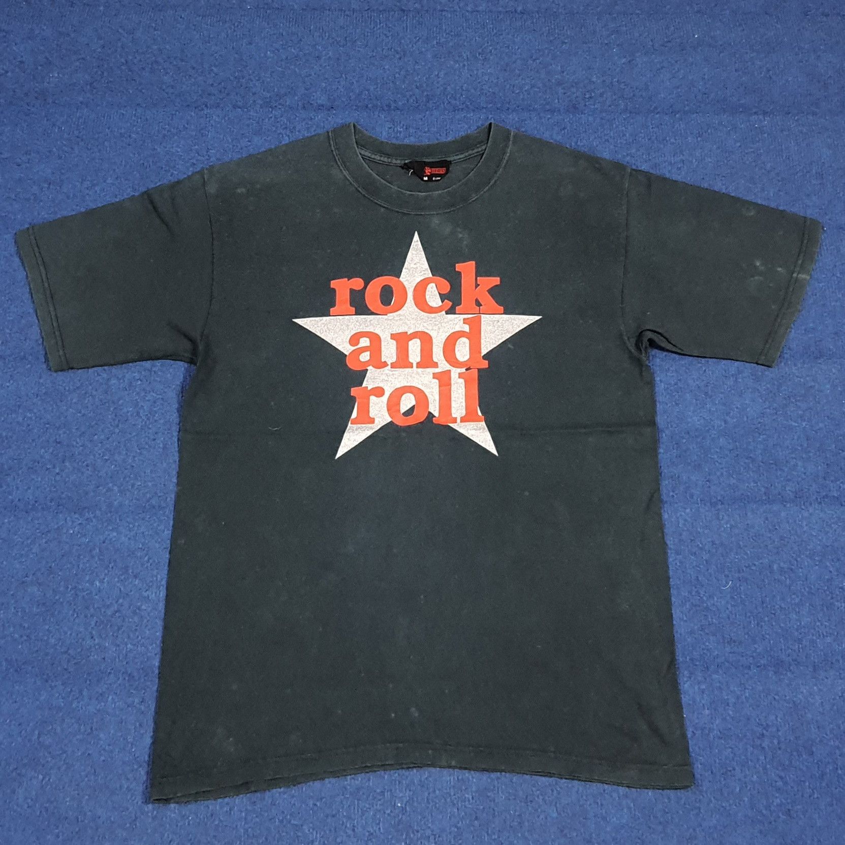 Japanese Brand Vintage B'z Japan Rock Band Rock and Roll Tshirt C285N20 Size US M / EU 48-50 / 2 - 1 Thumbnail