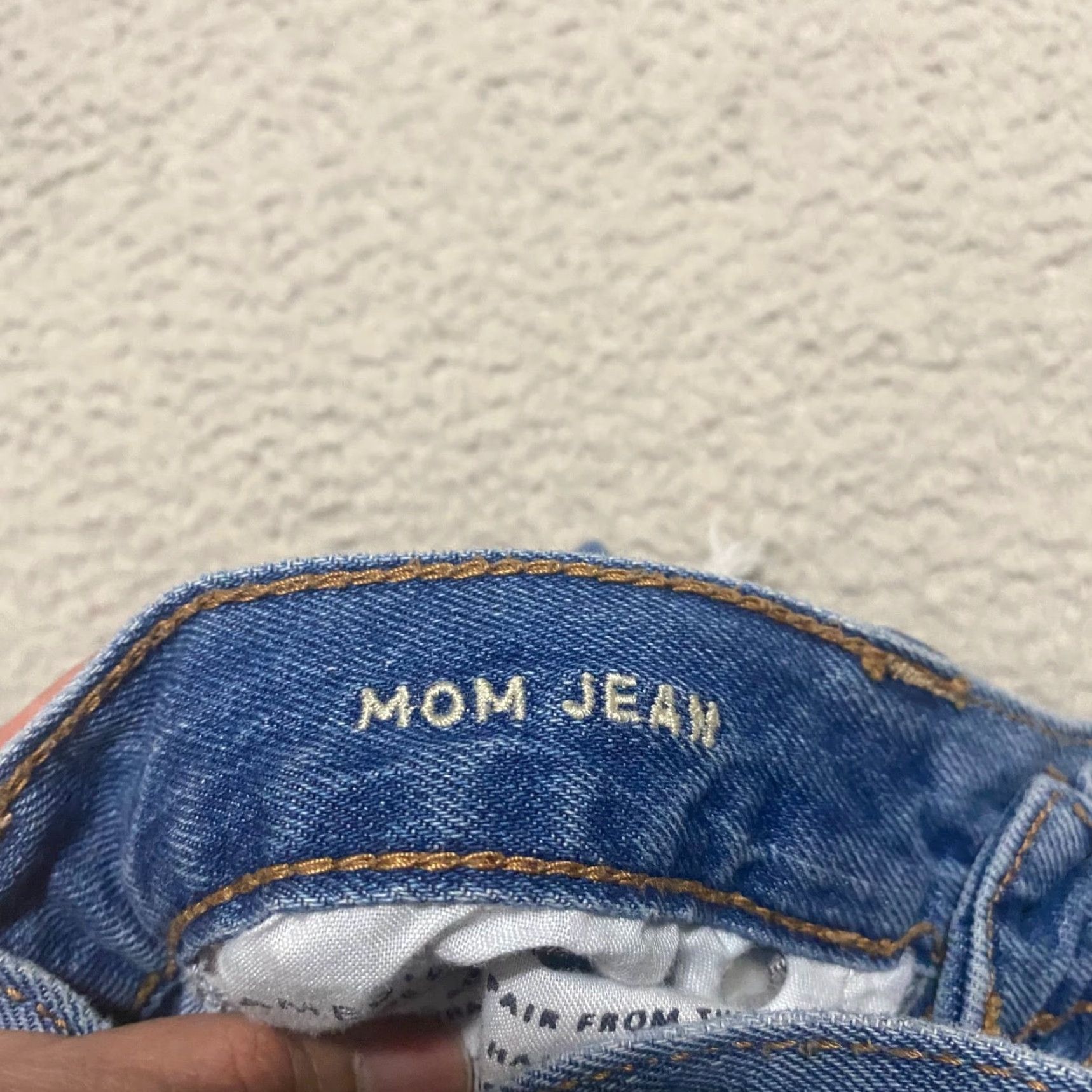 American Eagle Outfitters American Eagle Jeans Womens sz 2 Blue Denim Medium Wash Mom Distressed High Rise Size 26" / US 2 / IT 38 - 4 Thumbnail
