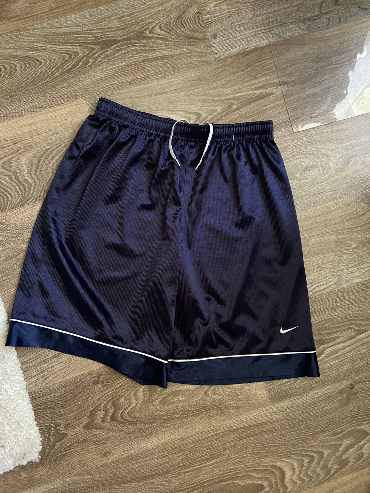 Nike Nike Vintage Basketball Shorts Taiwan 90s Navy Blue Mesh Size US 31 - 2 Thumbnail