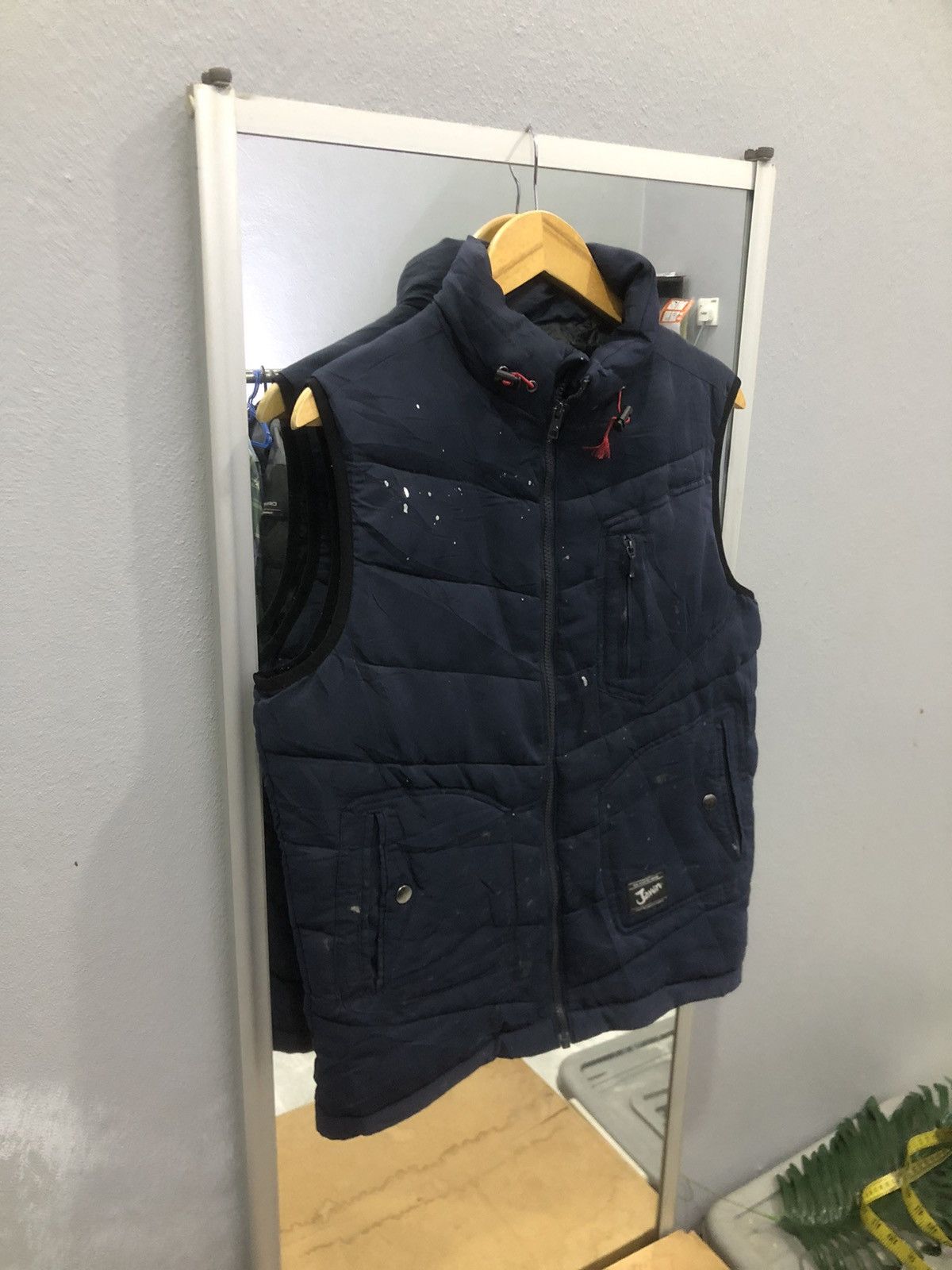 Japanese Brand Jawin puffer down vest distressed paint splatter Size US M / EU 48-50 / 2 - 3 Thumbnail