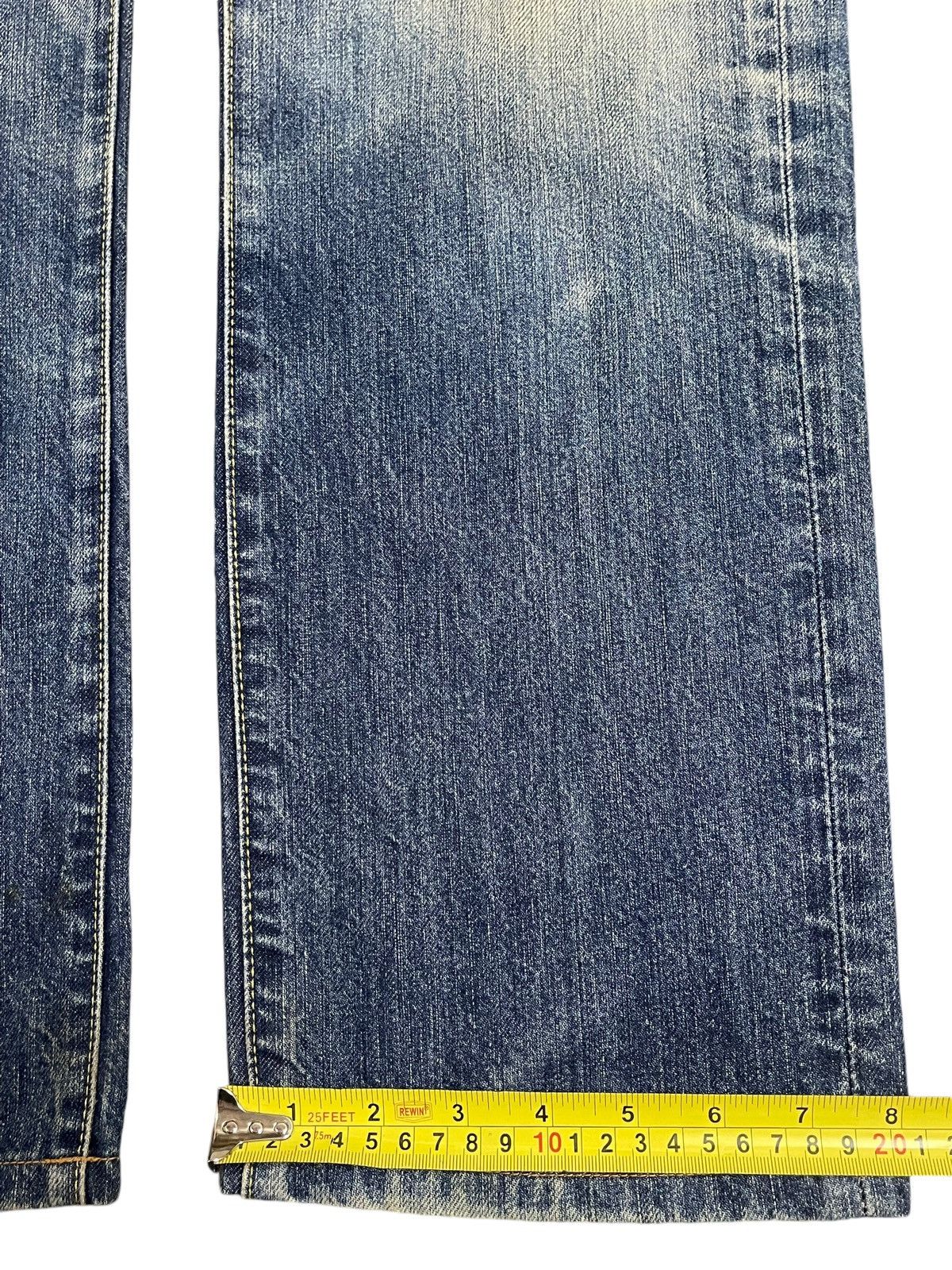 Uniqlo Vintage Japanese Uniqlo Blue Faded Wash Style Loose Jeans Size US 32 / EU 48 - 16 Thumbnail
