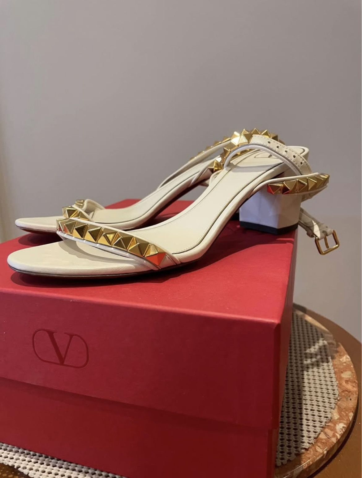 Valentino Valentino White and Gold Studded Block Heels Size US 8.5 / IT 38.5 - 2 Thumbnail