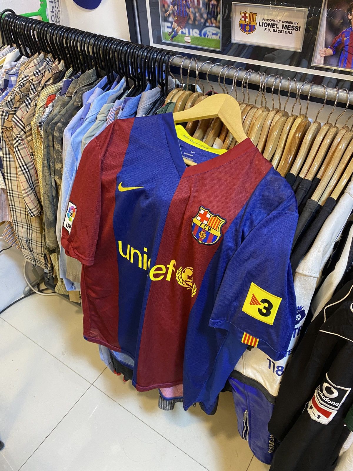 Nike Vintage Y2K FC Barcelona Home Kit MESSI 19 Size US XL / EU 56 / 4 - 1 Thumbnail