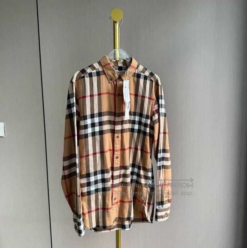 Burberry Burberry plaid long sleeve shirt for women. Size XS / US 0-2 / IT 36-38 - 1 Thumbnail