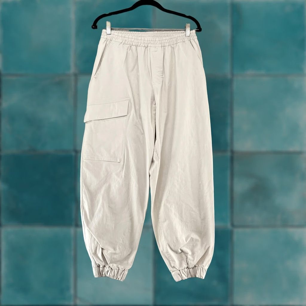Lululemon Lululemon Cargo Joggers Womens 6 Beige Baggy Elastic Waist Pull On Tapered Nylon Spandex Polyester Lightweight Pockets Logo Size 28" / US 6 / IT 42 - 1 Thumbnail