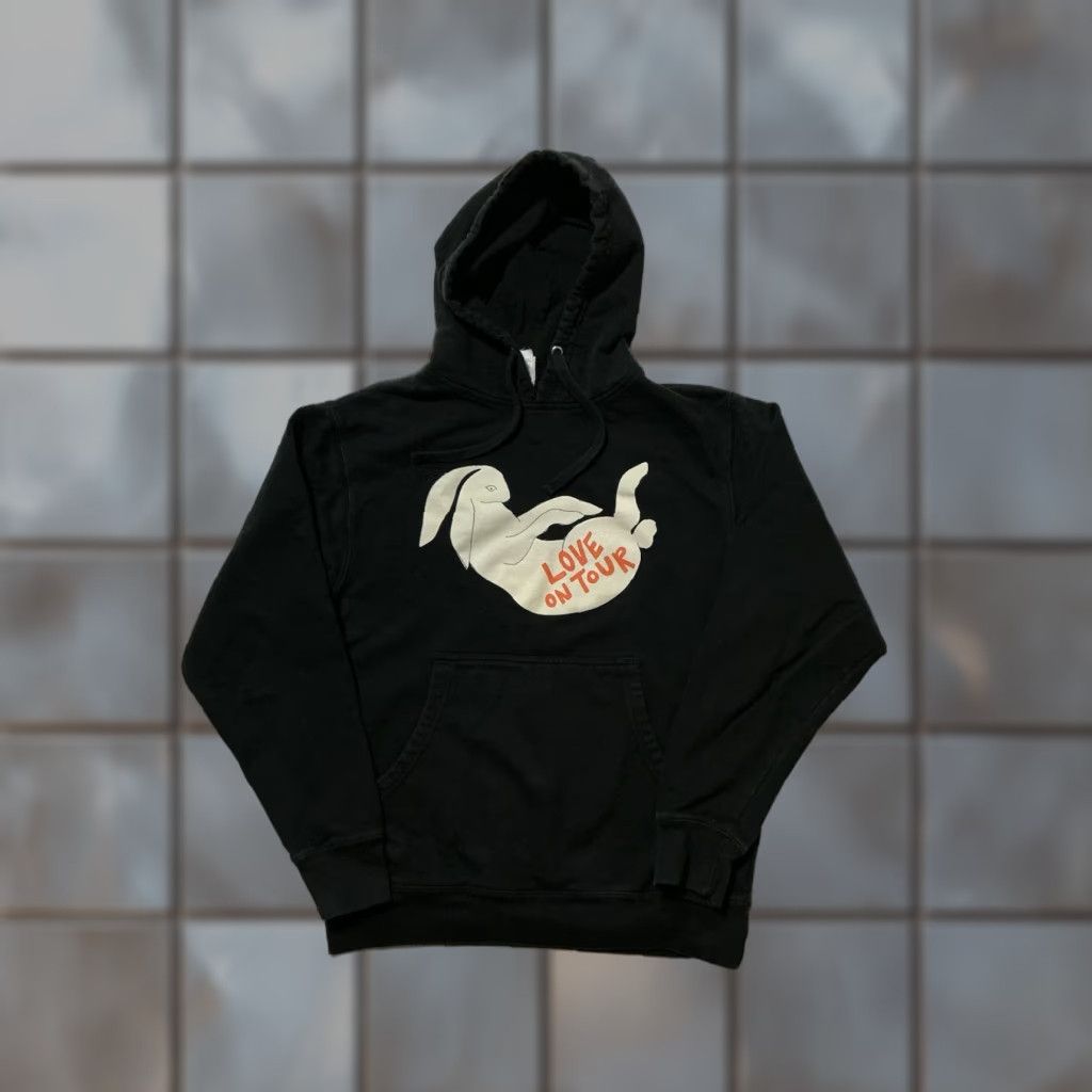 Vintage VINTAGE Harry Styles Love On Tour Bunny Rabbit Official Merch Black Pullover Hoodie Sz.S Mens Pullover Hoodie Bunny Rabbit Love On Tour 90s? Size US S / EU 44-46 / 1 - 1 Thumbnail
