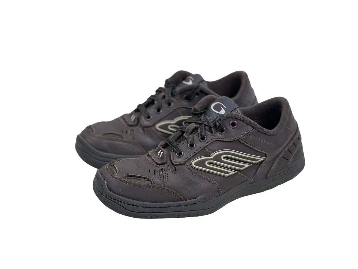 Balenciaga Balenciaga Hamptons Worn-Out Low-Top Sneaker Size US 8 / EU 41 - 1 Thumbnail