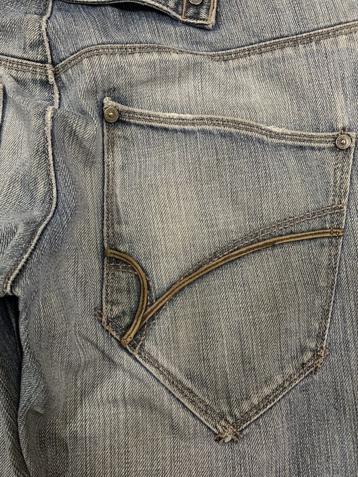 Undercover × Uniqlo Vintage Japanese Back Number Buckle Back Punk Style Jeans Size US 30 / EU 46 - 16 Thumbnail