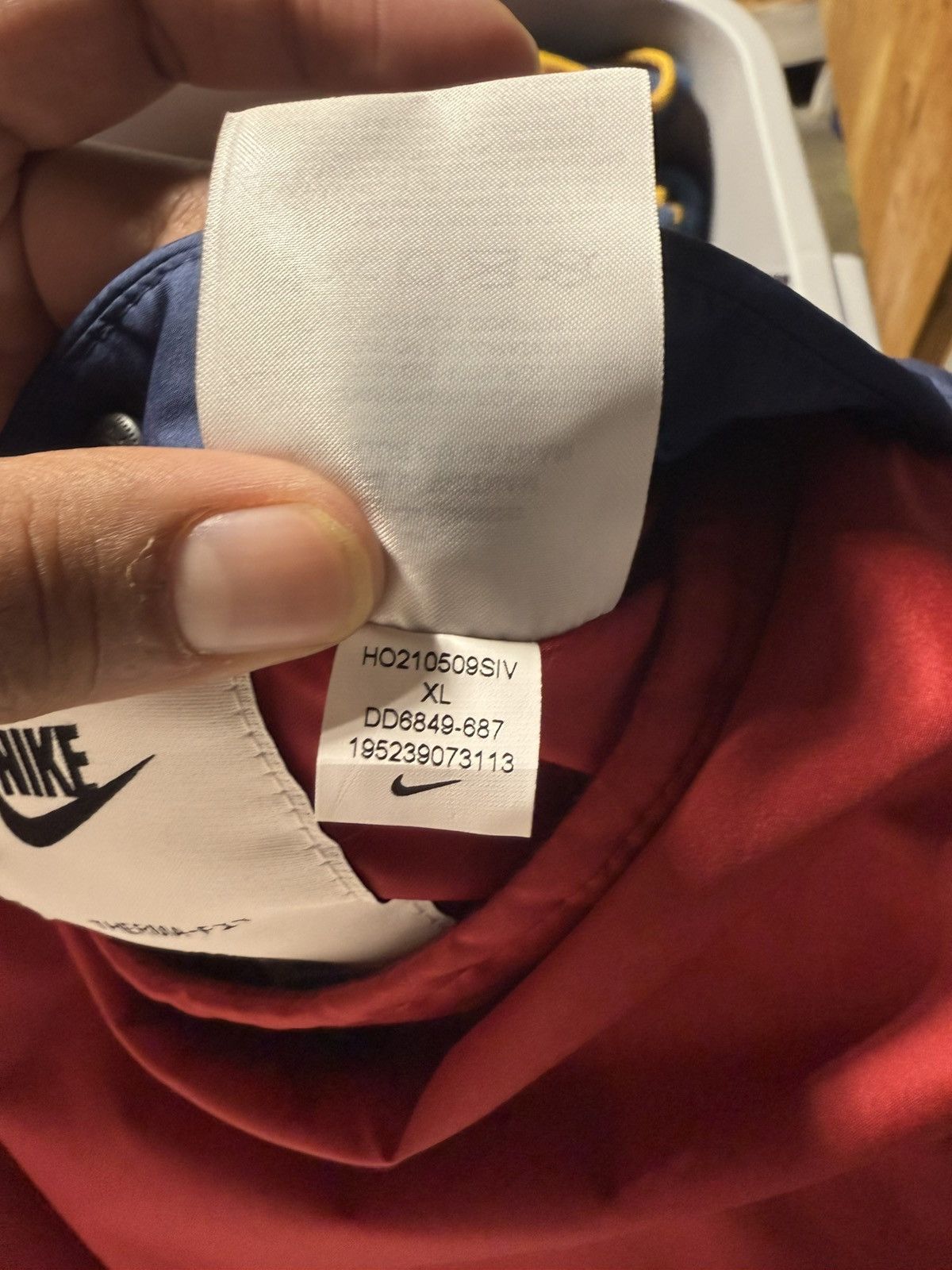 Nike Nike Therma Fit Legacy Reversible Bomber Puffer jacket Size US XL / EU 56 / 4 - 6 Thumbnail