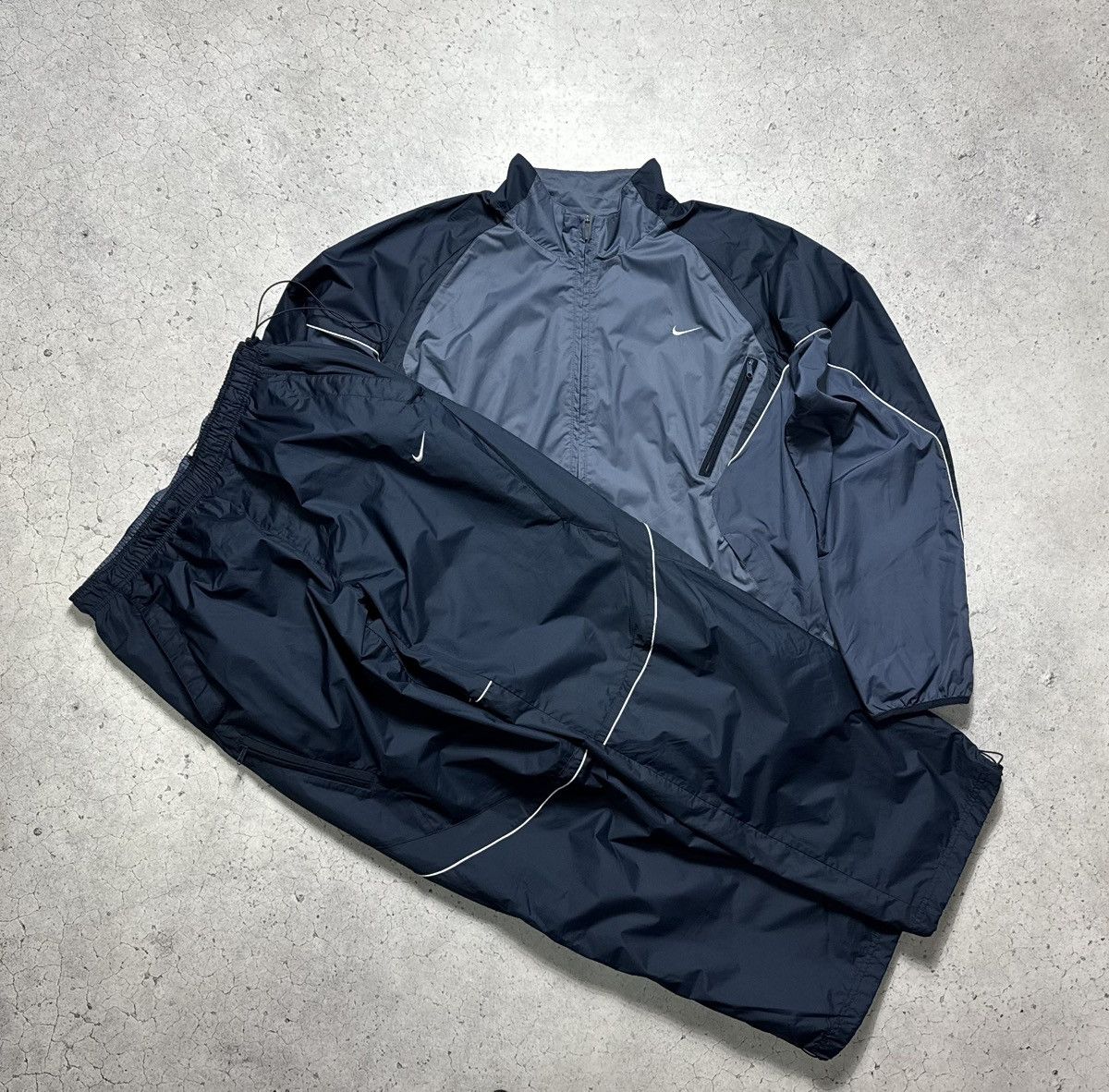Nike Nike Vintage Nylon Track Suit Jacket & Pants Size XL Size US XL / EU 56 / 4 - 1 Thumbnail