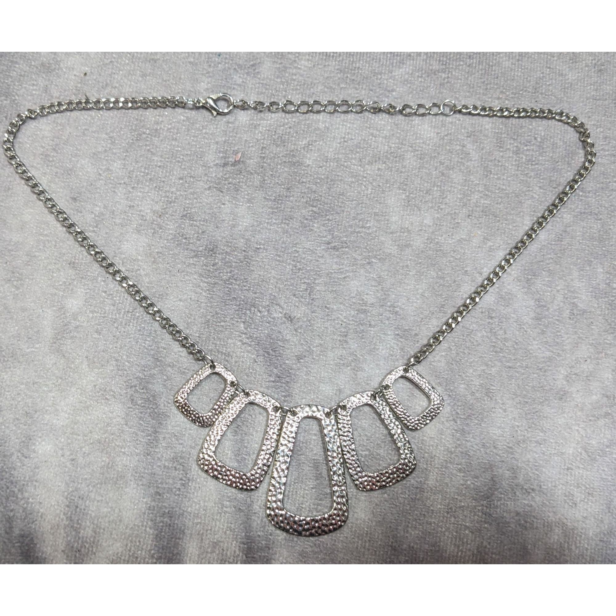 Other Modern Open Graduated Rectangle Silver Tone Hammered Necklac Size ONE SIZE - 5 Thumbnail