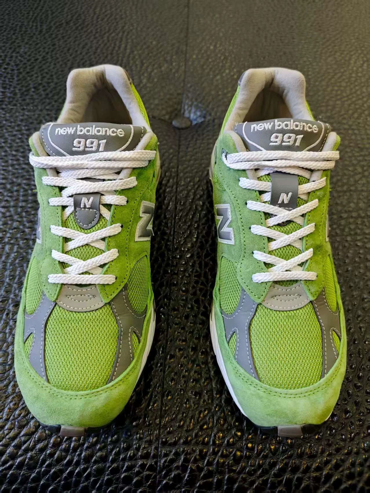 New Balance New Balance 991 Men's Green UK-Made Low-Top Running Shoes Size US 10 / EU 43 - 1 Thumbnail