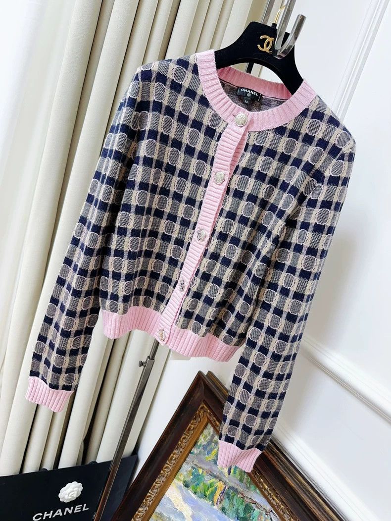 Chanel 21B pink plaid letter buckle knitted cardigan coat