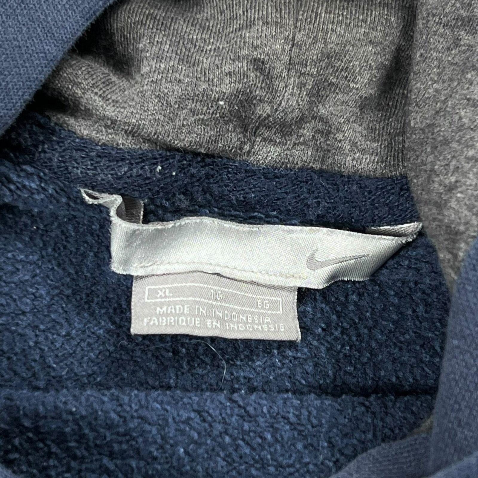 Nike × Vintage Vintage Y2K Nike mini swoosh navy faded hoodie (XL) Size US XL / EU 56 / 4 - 7 Thumbnail