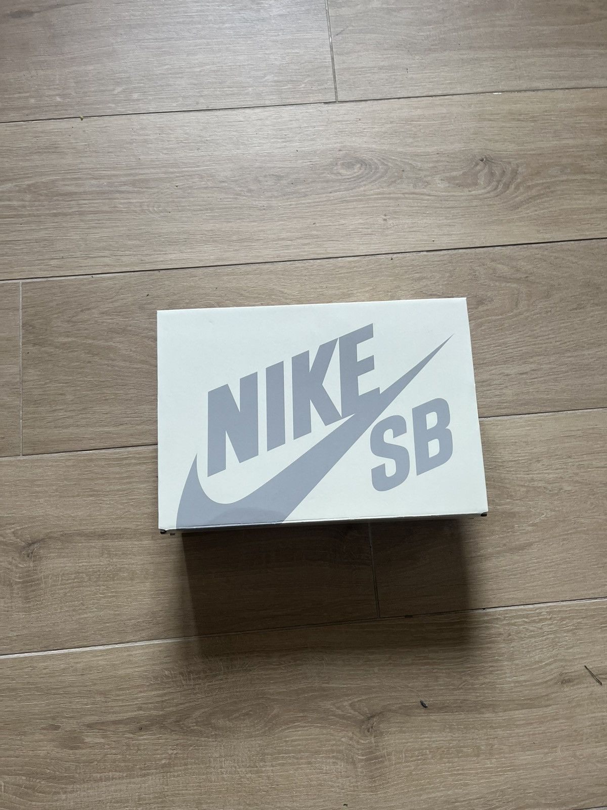 Nike × Supreme Newly dropped brand new sb supreme dunks Size US 6.5 / EU 39-40 - 2 Thumbnail