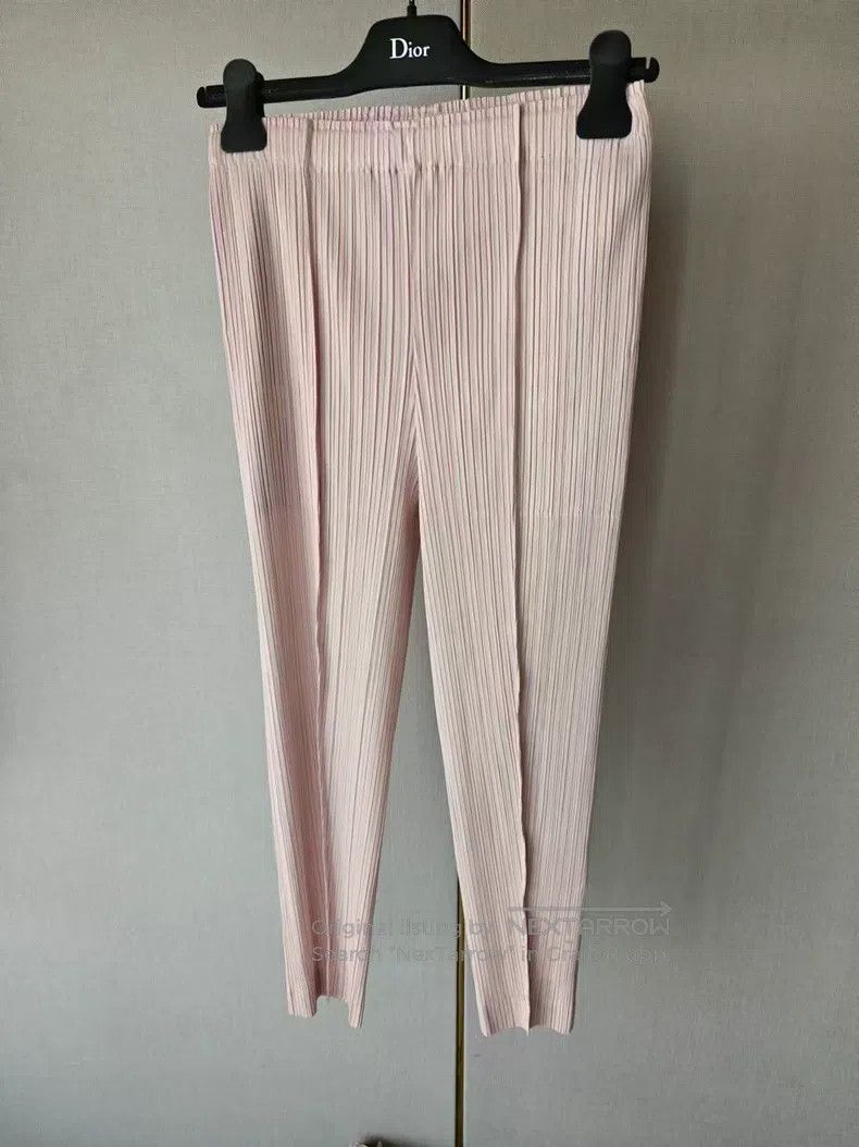 Issey Miyake Issey Miyake Beige Pants Size 25" / US 0 / IT 36 - 1 Thumbnail