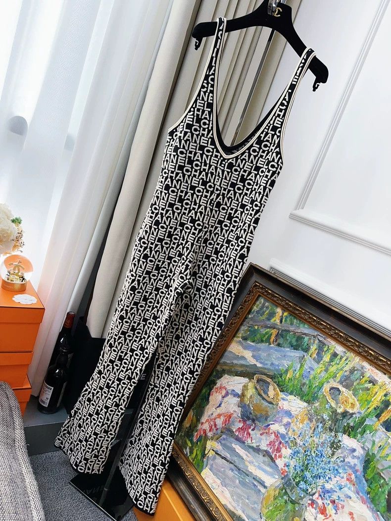 Chanel Chanel B black and white full-printed letter relief logo k Size 24" / US 00 / IT 34 - 1 Thumbnail