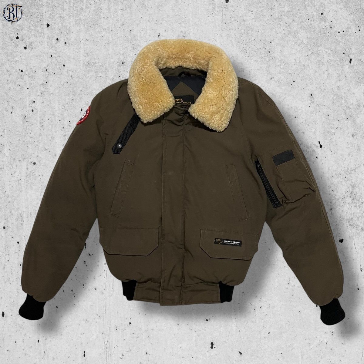 Canada Goose Canada Goose CHILLIWACK men's Airforce shearling bomber Size US XS / EU 42 / 0 - 12 Thumbnail