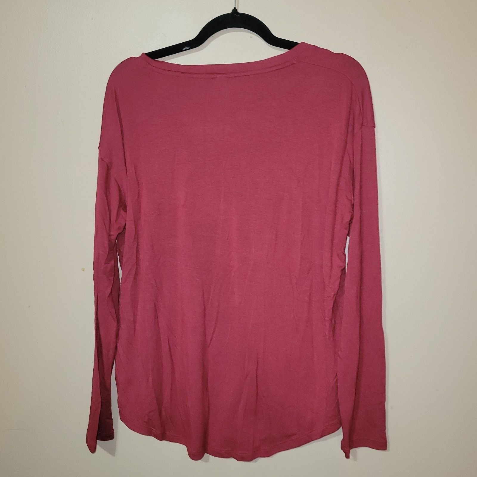 Athleta Women M Athleta Cloudlight Stratus Long Slv Red Top Shirt Size M / US 6-8 / IT 42-44 - 5 Thumbnail