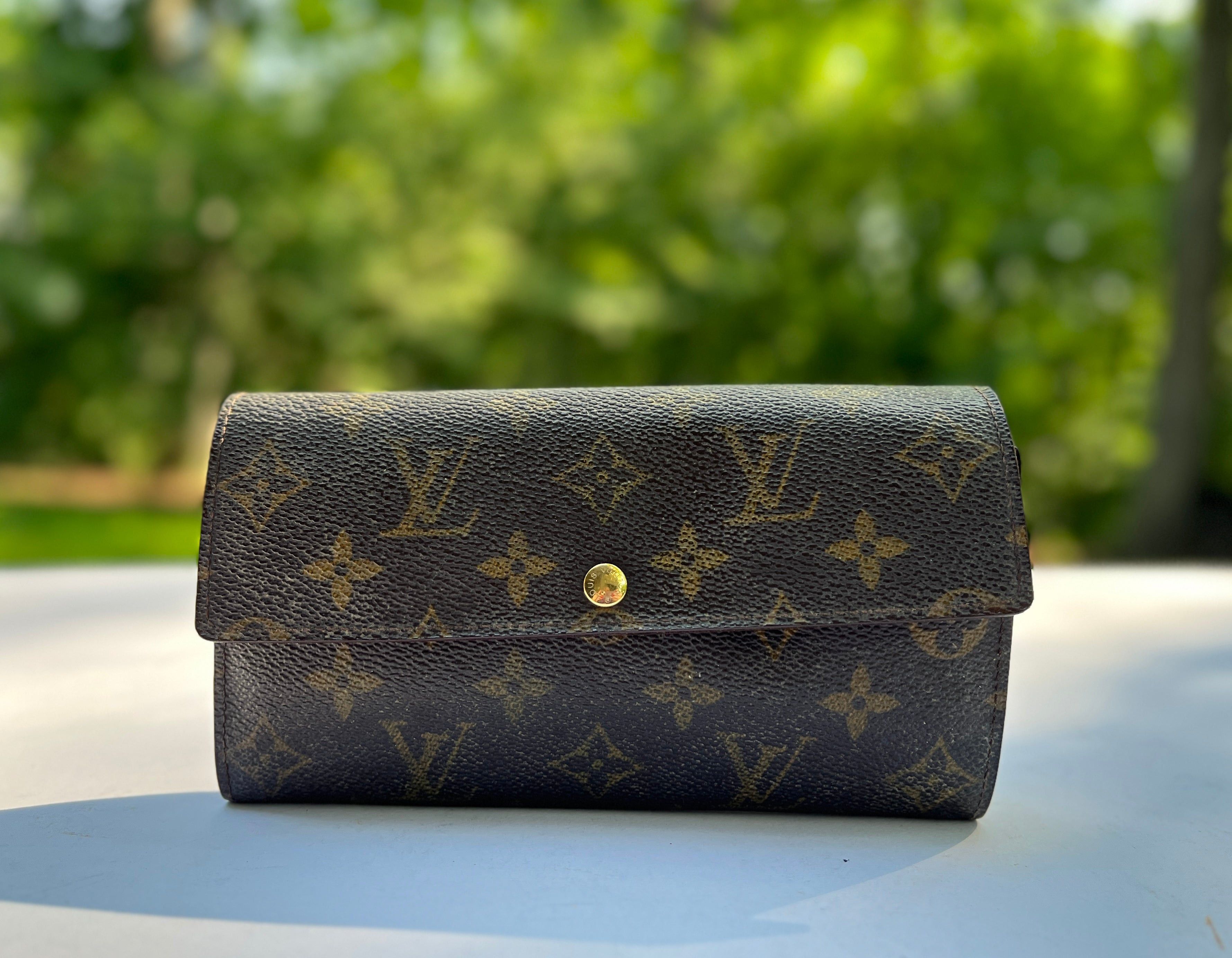 Louis Vuitton Paris. Sarah wallet (old model) in monogra…