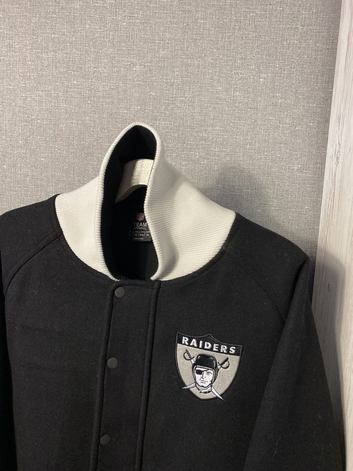 NFL × Vintage Vintage Raiders NFL WOOL Bomber Jacket BIG LOGO Size XL Size US XL / EU 56 / 4 - 6 Thumbnail