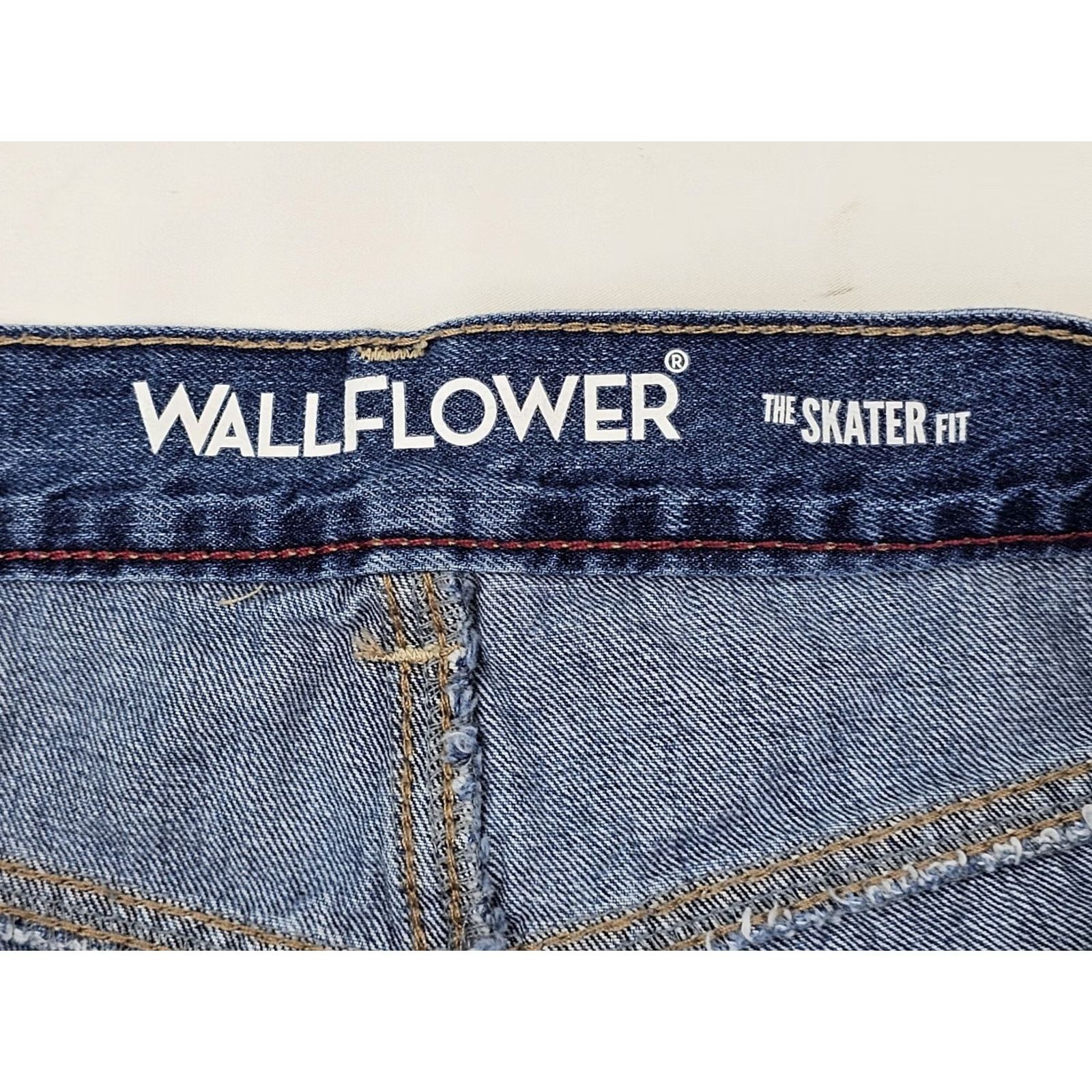 Vintage WallFlower Skater Fit Distressed Jeans Juniors Size 5 Relaxed Straight Denim Blue 27x29.5 Womens Girls Size 27" / US 4 / IT 40 - 7 Thumbnail