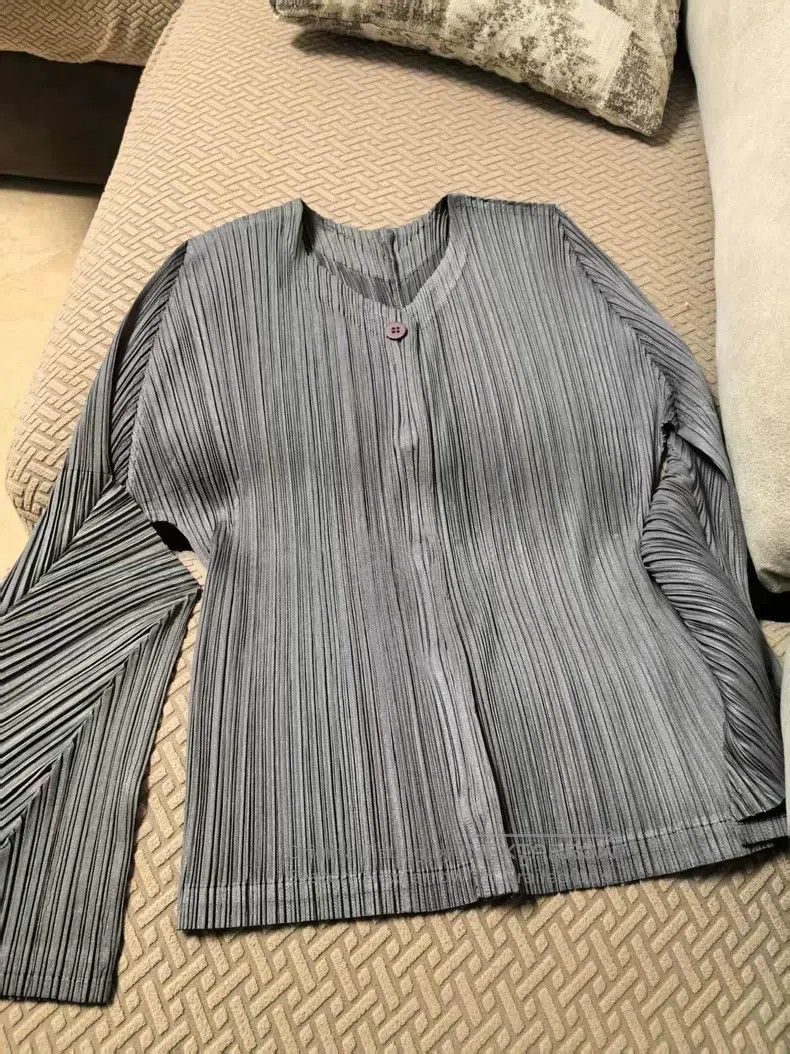 Issey Miyake Issey Miyake Gray Twisted Sleeve Coat Size L / US 10 / IT 46 - 2 Thumbnail