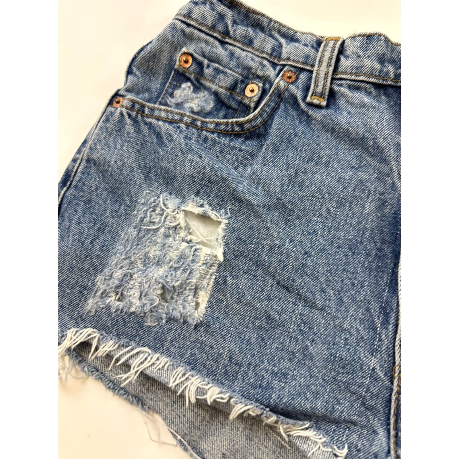 Levi's VINTAGE Levi’s 531 Shorts Women’s 31 Blue Denim Cut-Off Casual Womens American 90s Festivals Cowgirl Daisy 100% Cotton Size 24" / US 00 / IT 34 - 4 Thumbnail