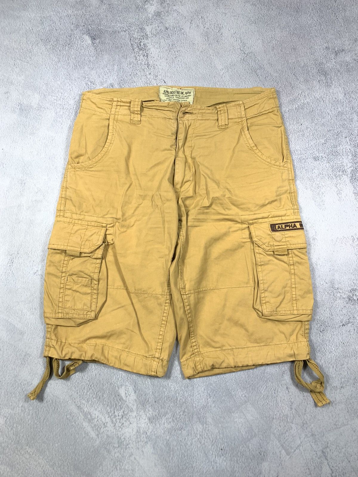 Alpha Industries × Vintage Vintage Y2K Alpha Industries cargo shorts size 31 Size US 31 - 1 Thumbnail