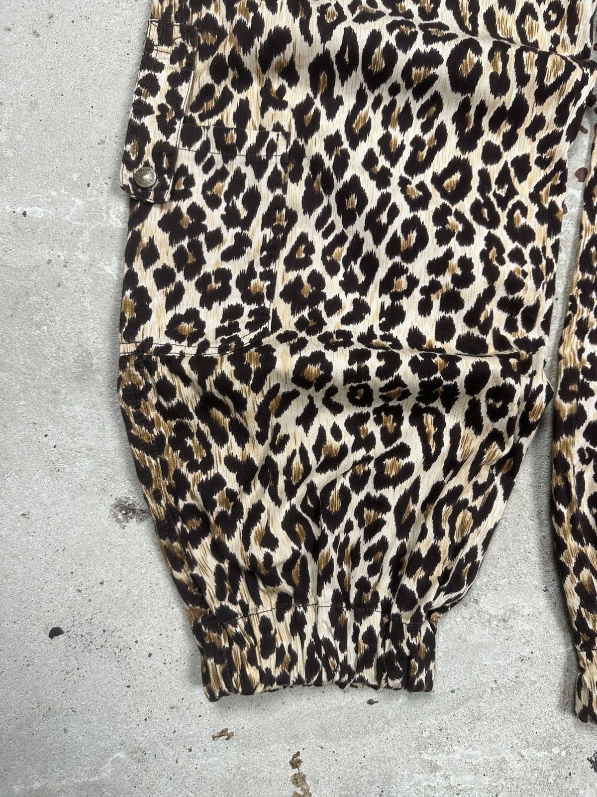 Dolce & Gabbana 2000s Dolce & Gabbana Leopard Print Baggy Cargo Pants Size 32" / US 10 / IT 46 - 3 Thumbnail