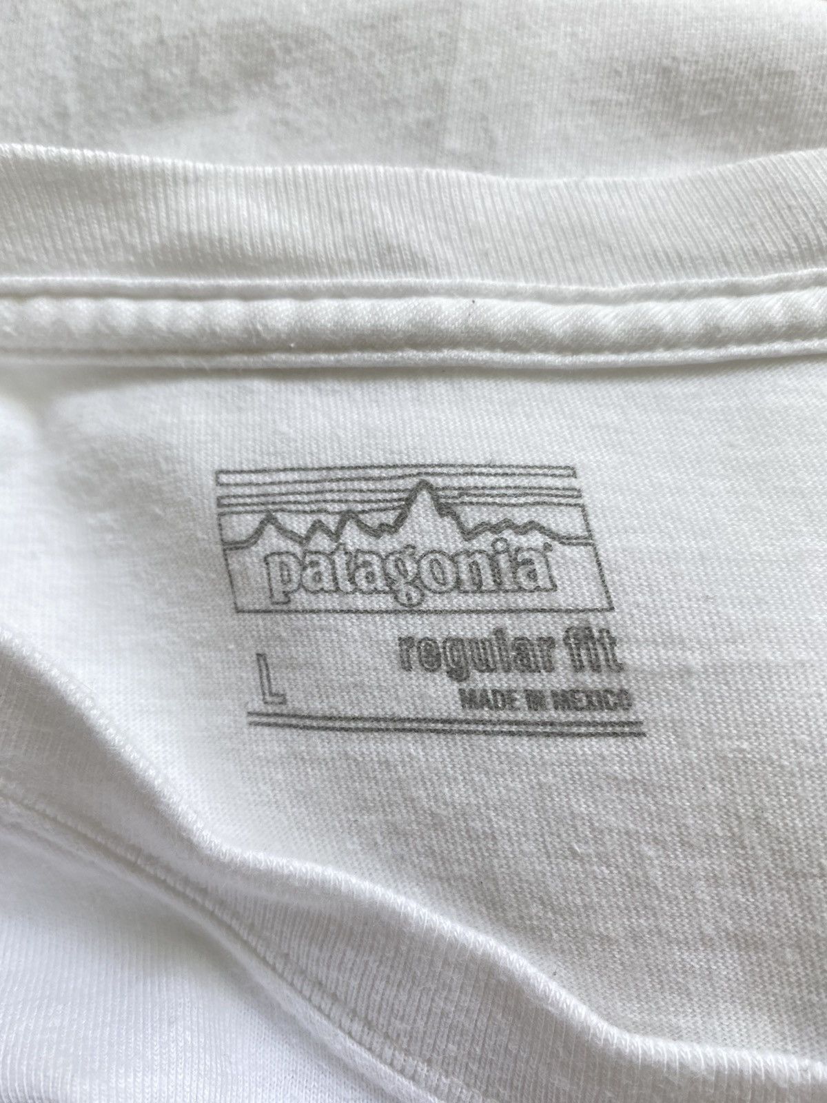 Patagonia Patagonia logo long sleeve t shirt Size US L / EU 52-54 / 3 - 4 Thumbnail
