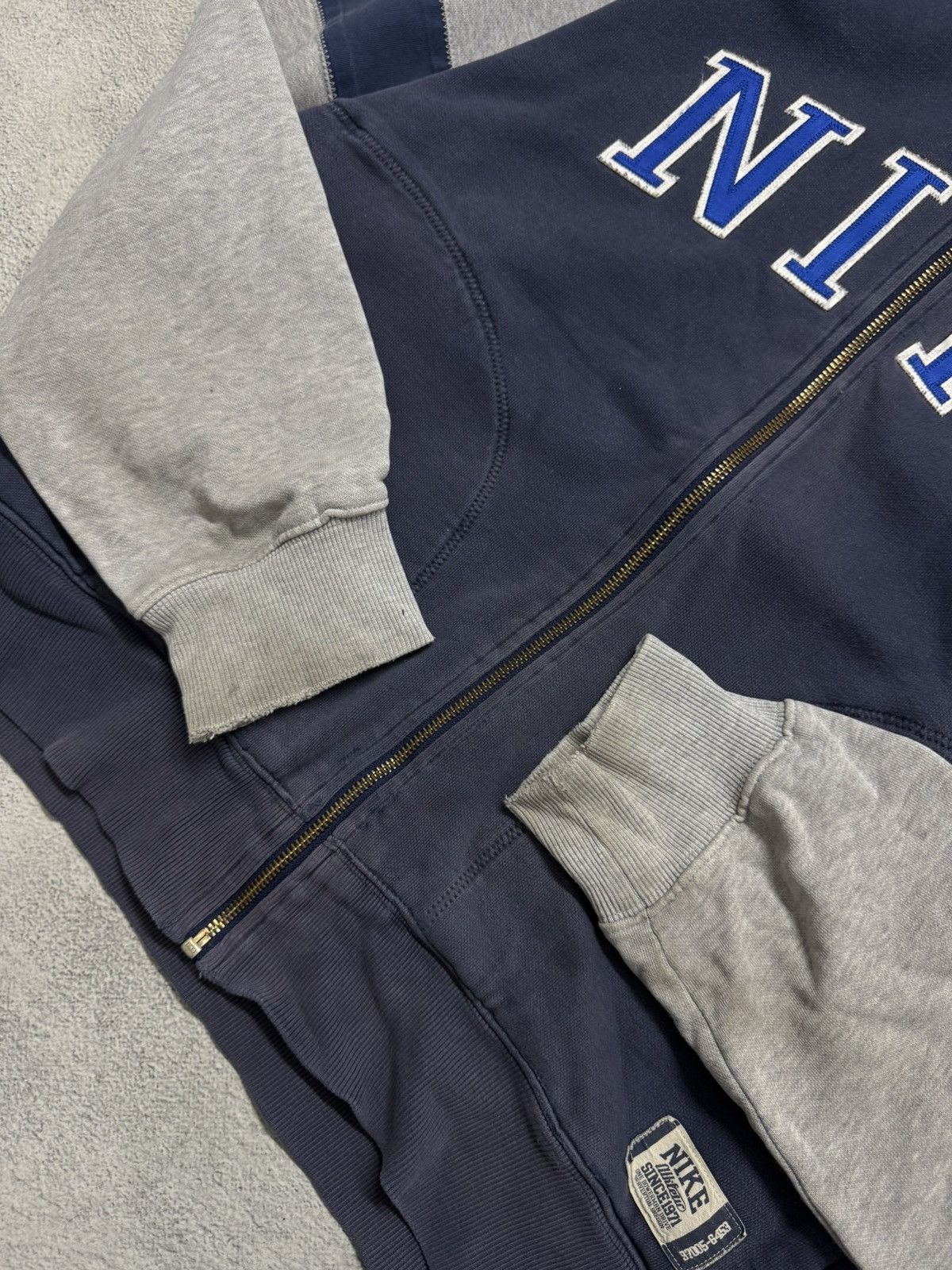 Nike Vintage Y2k Faded 🔥 Nike Zip Hoodie Spell Out Big Logo 00’s Size US L / EU 52-54 / 3 - 10 Thumbnail