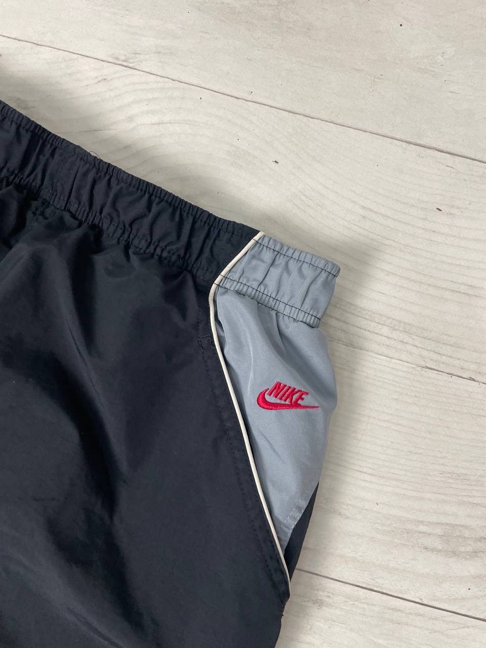 Nike Vintage Nike Air Pants 00s Nylon Striped Swoosh Y2K Baggy Size US 34 / EU 50 - 7 Thumbnail
