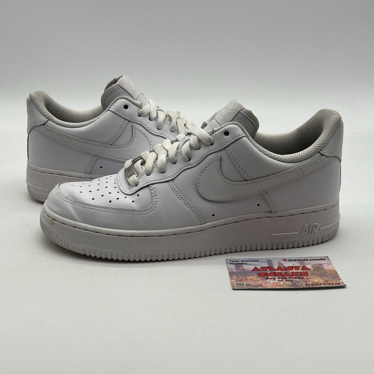 Nike Wmns Air Force 1 triple white Size US 9 / EU 42 - 1 Thumbnail