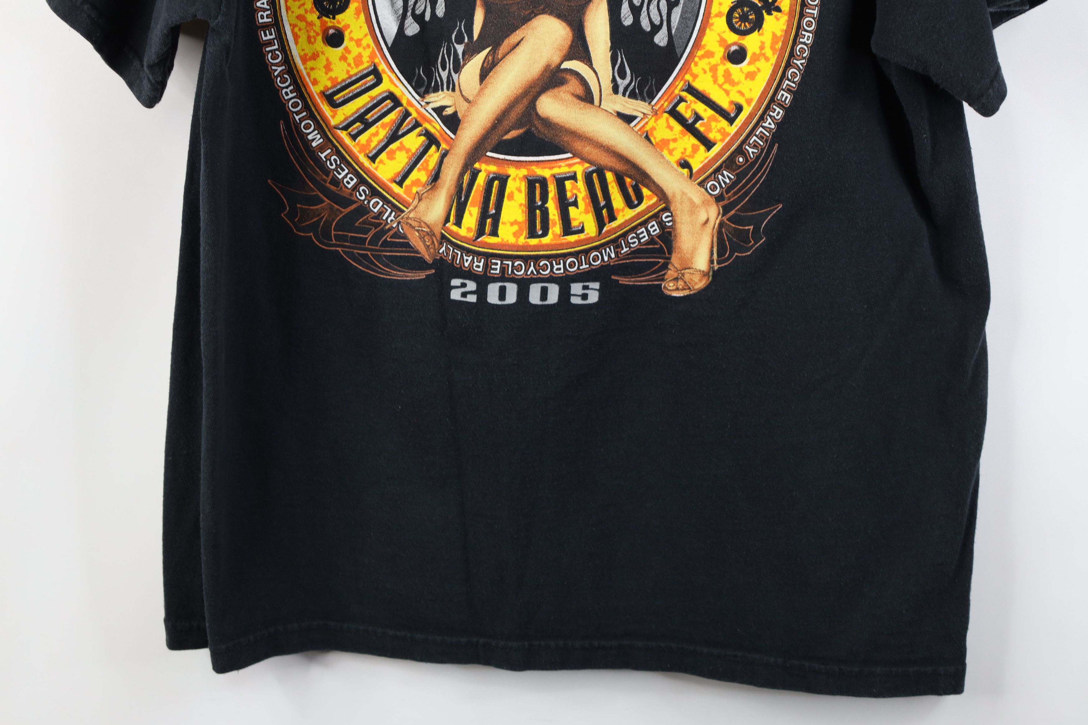 Vintage Vintage Y2K 2005 Bike Week Fire Flames Pinup Girl T-Shirt Size US M / EU 48-50 / 2 - 14 Thumbnail