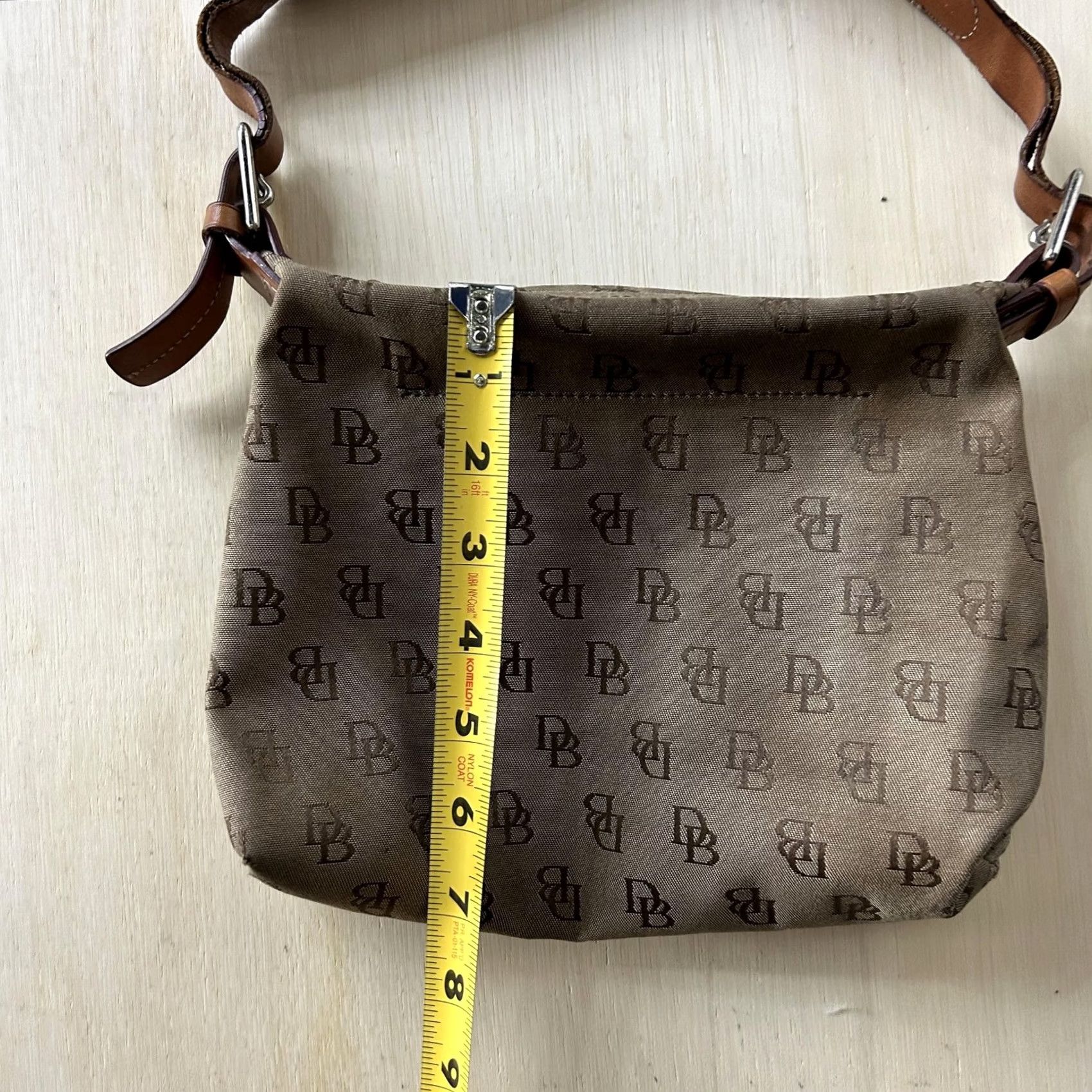 Dooney & Bourke VINTAGE Dooney & Bourke Shoulder Bag Womens Small Brown Monogram Canvas Leather Zip Size ONE SIZE - 3 Thumbnail