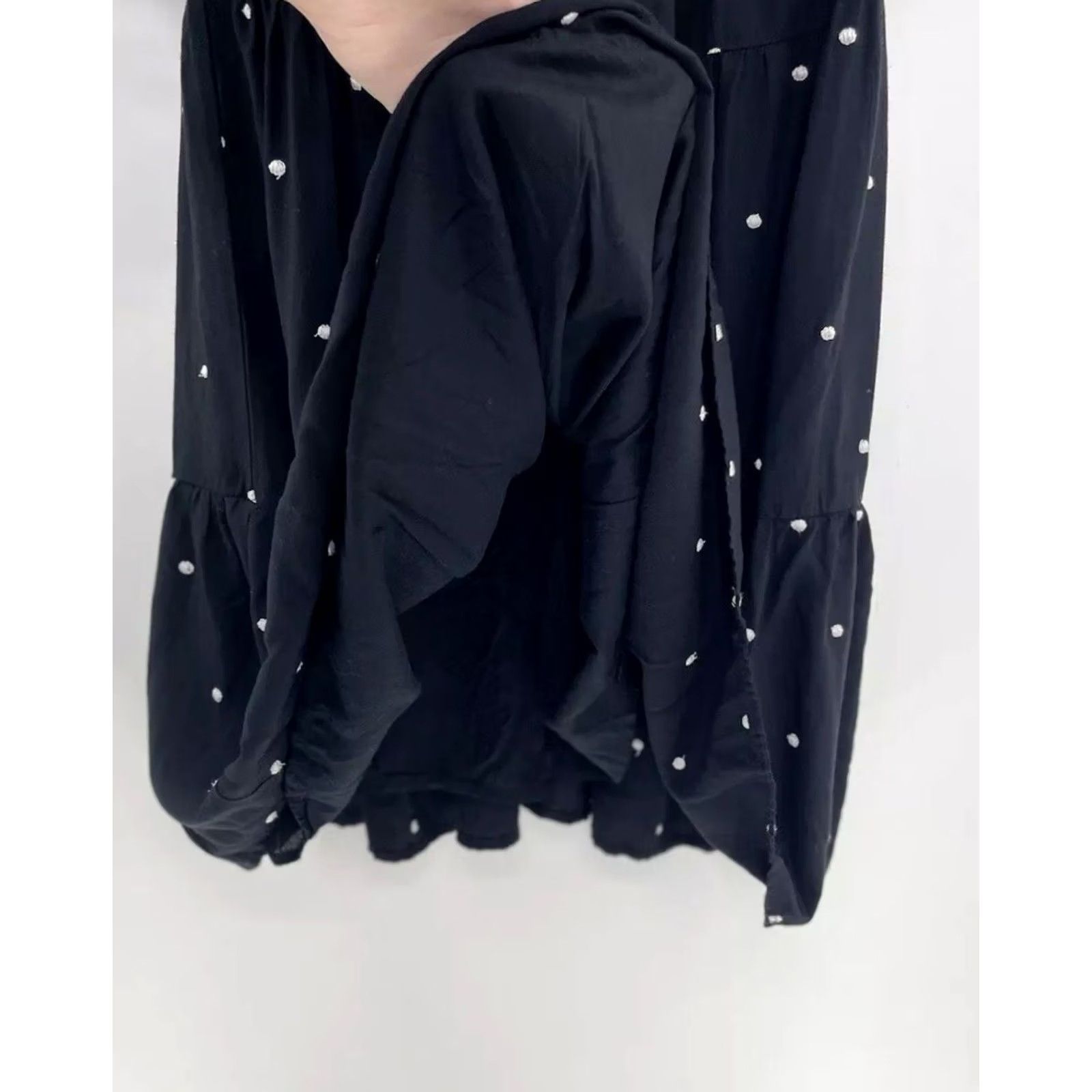 Loft Output: Loft Tiered Black White Embroidered Polka Dot Puff Sleeve Swing Dress, M, SU’ 23 Size M / US 6-8 / IT 42-44 - 5 Thumbnail