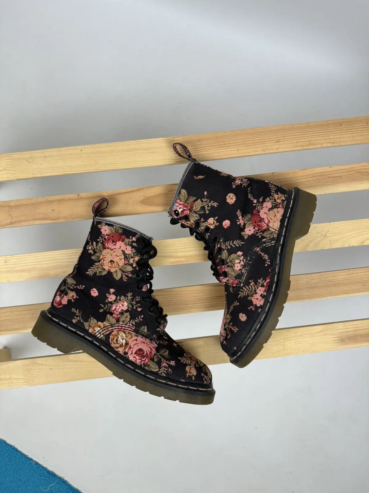 Dr. Martens Dr. Martens 1461 Rose Antique Floral Black Boot Womens 5 Size US 5 / IT 35 - 1 Thumbnail