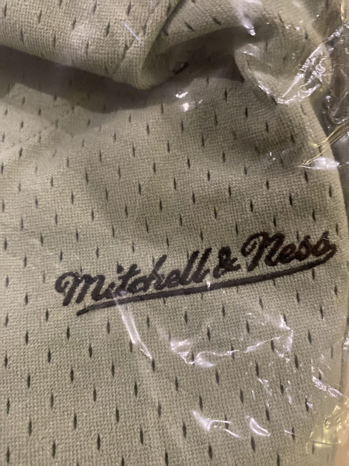 Mitchell & Ness Mitchell & Ness baseball mesh tee shirt short sleeve button Size US L / EU 52-54 / 3 - 11 Thumbnail