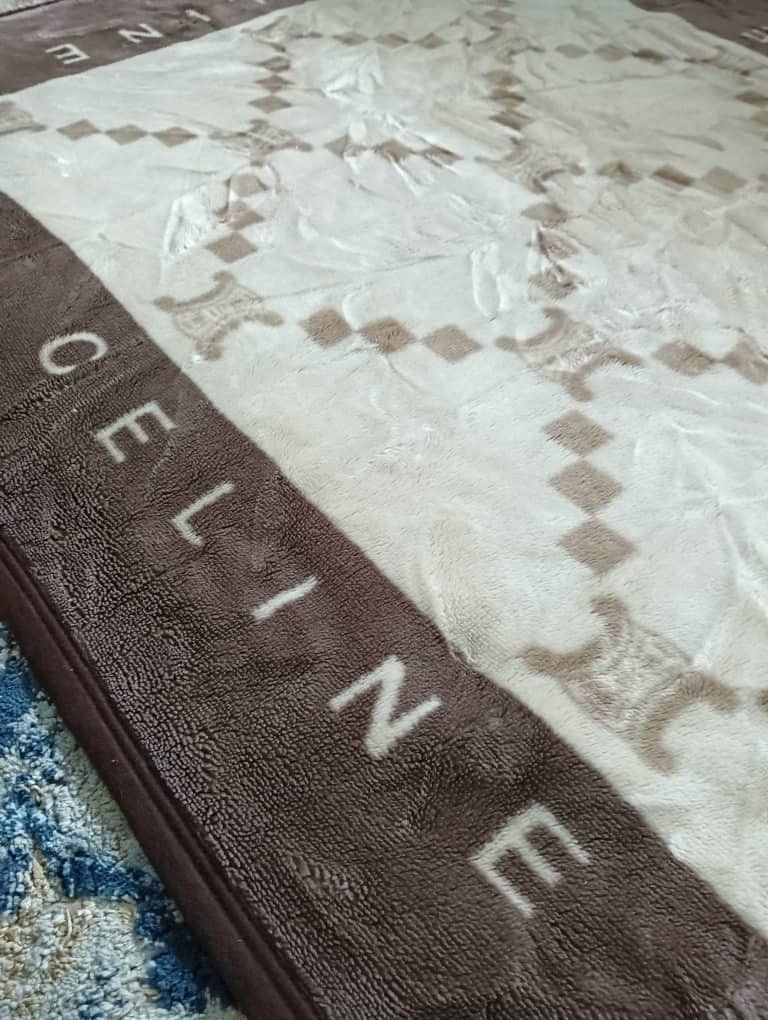 Celine Celine fleece throw blanket 140cm x 100cm Size ONE SIZE - 4 Thumbnail