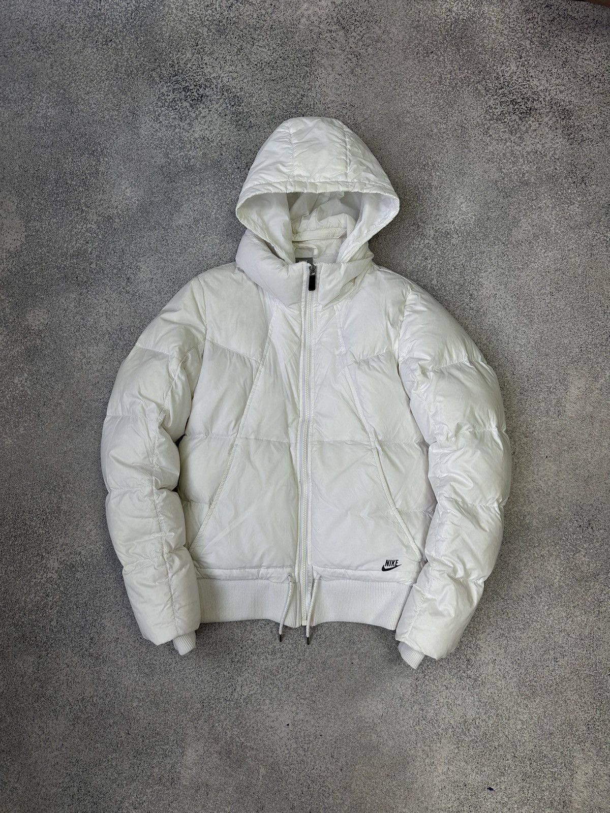 Image of Nike Woman White Y2K Puffer Jacket, Women's (Size Small)