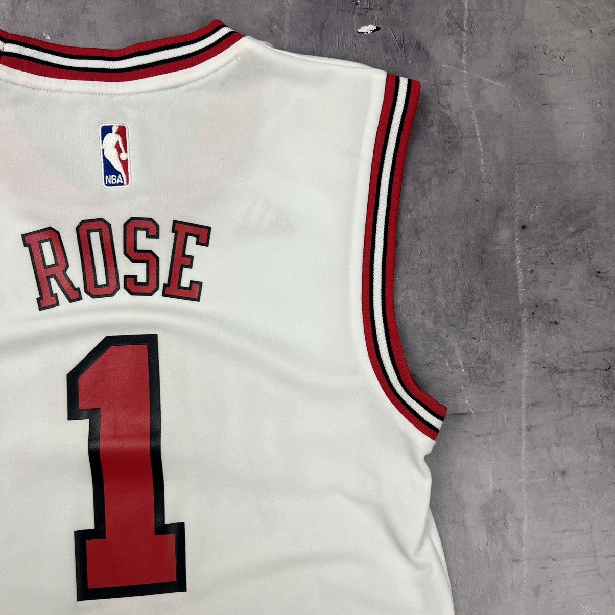 Adidas Rare! Derick Rose 1 Adidas Chicago Bulls Jersey Tank Top Size US M / EU 48-50 / 2 - 15 Thumbnail