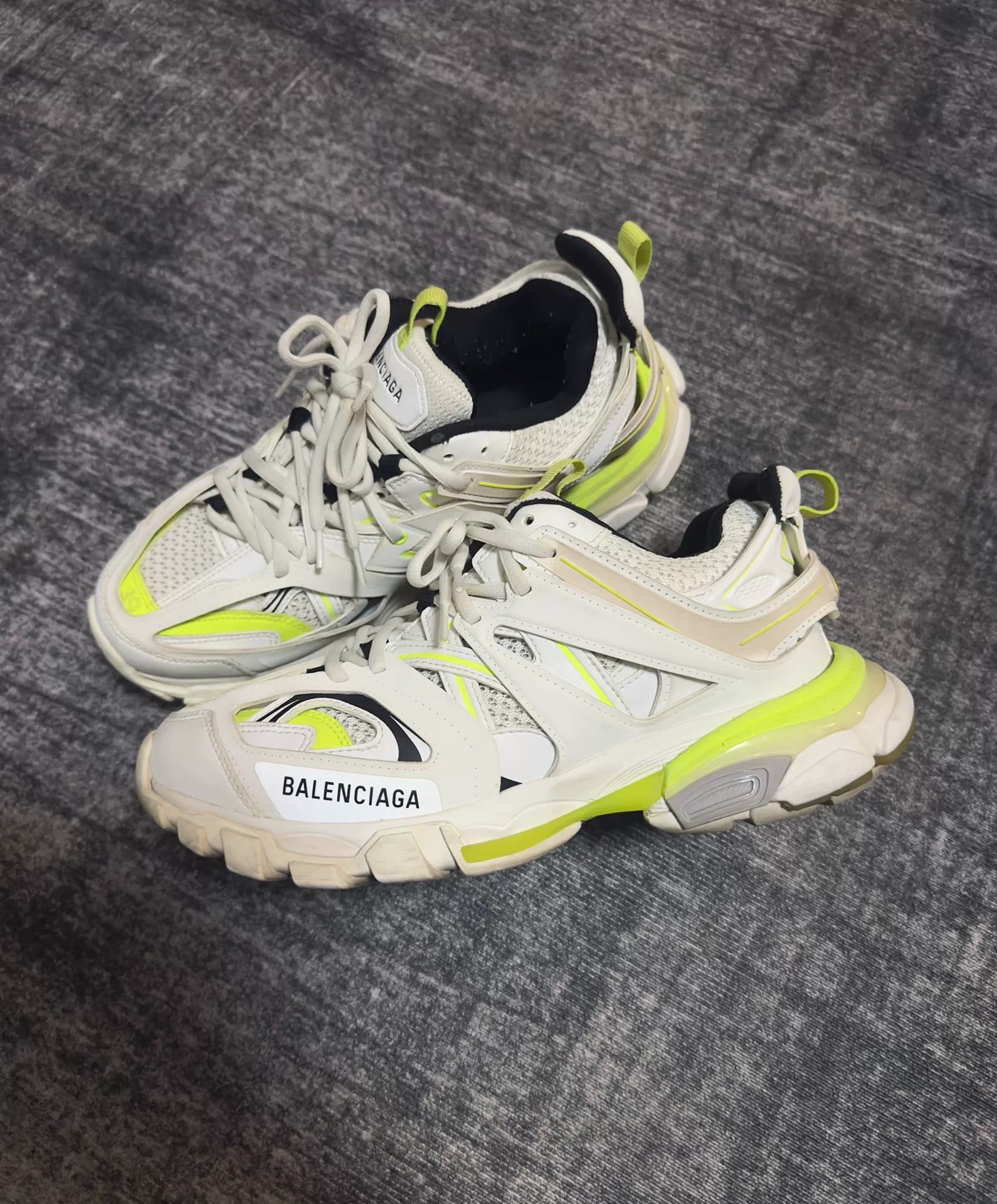 Balenciaga Balenciaga Distressed Green Lowtop Sneakers 39 Women Size US 8.5 / IT 38.5 - 1 Thumbnail