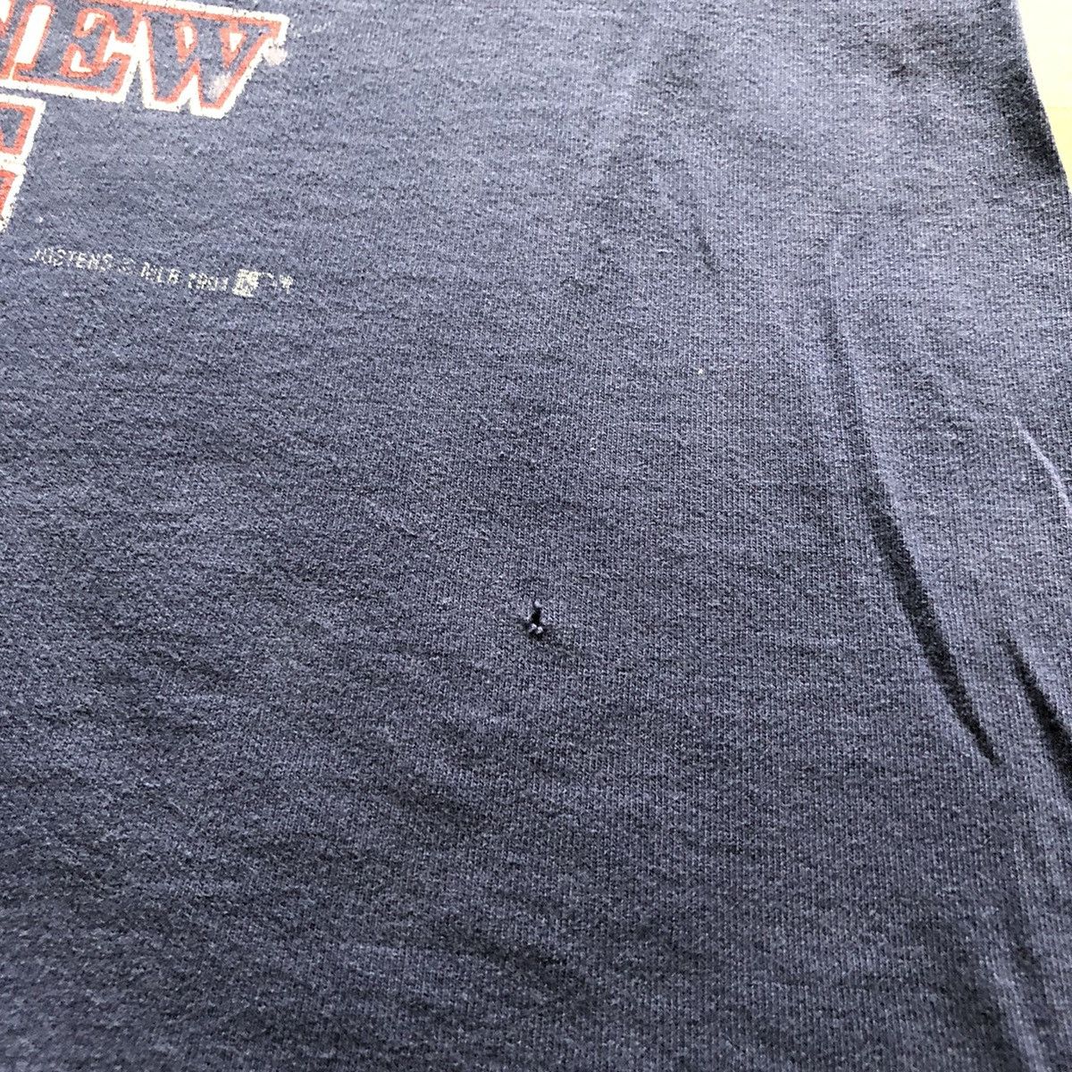 Fruit Of The Loom × MLB × Vintage Vintage 90s Distressed Cleveland Indians MLB TShirt Size US L / EU 52-54 / 3 - 5 Thumbnail