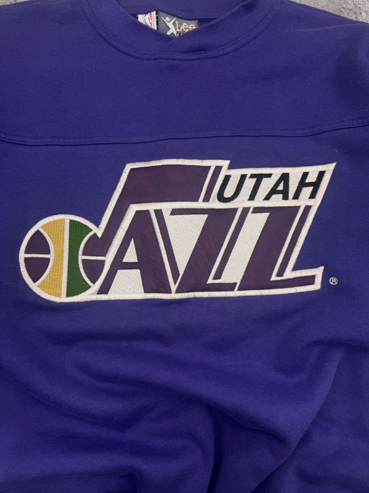 Lee Lee Sport Men Vintage Utah Jazz Crewneck Sweatshirt Purple Size US M / EU 48-50 / 2 - 2 Thumbnail