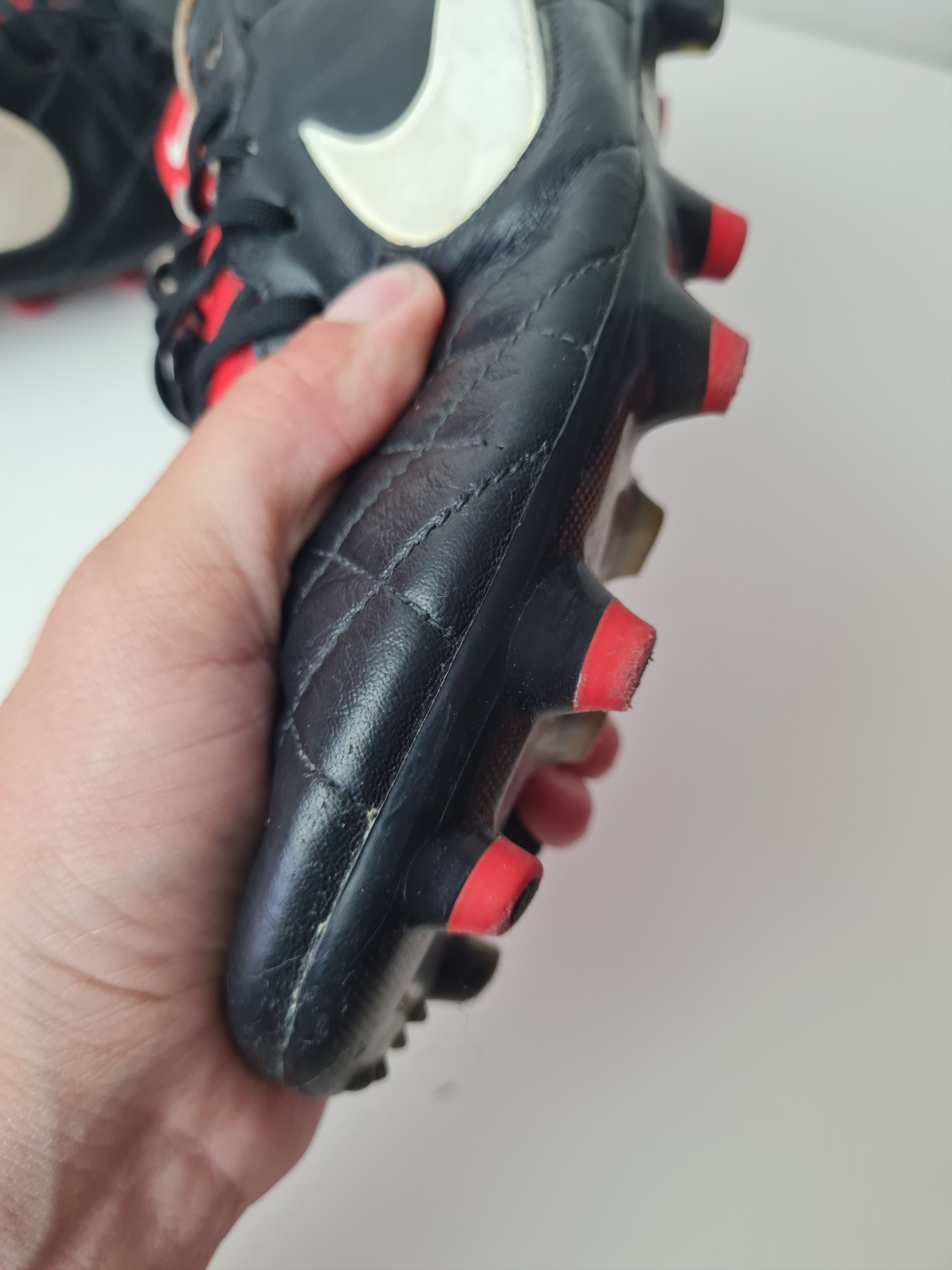 Nike Football cleats boots 2012 454309-010 NIKE TIEMPO MYSTIC Size US 9 / EU 42 - 10 Thumbnail