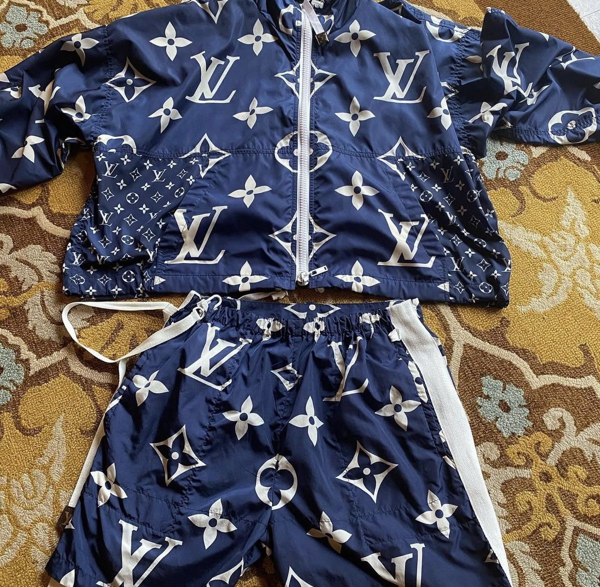 Louis Vuitton LV ESCALE PRINTED PARKA Size US XXS / EU 40 - 1 Thumbnail